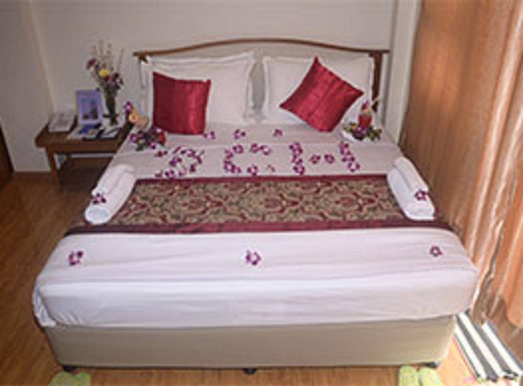 Diamond Crown Hotel Тавой Екстер'єр фото